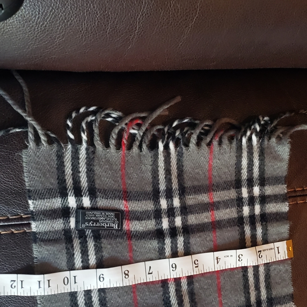 Authentic Pre-owned Burberry Scarf - Picture 10 of 11